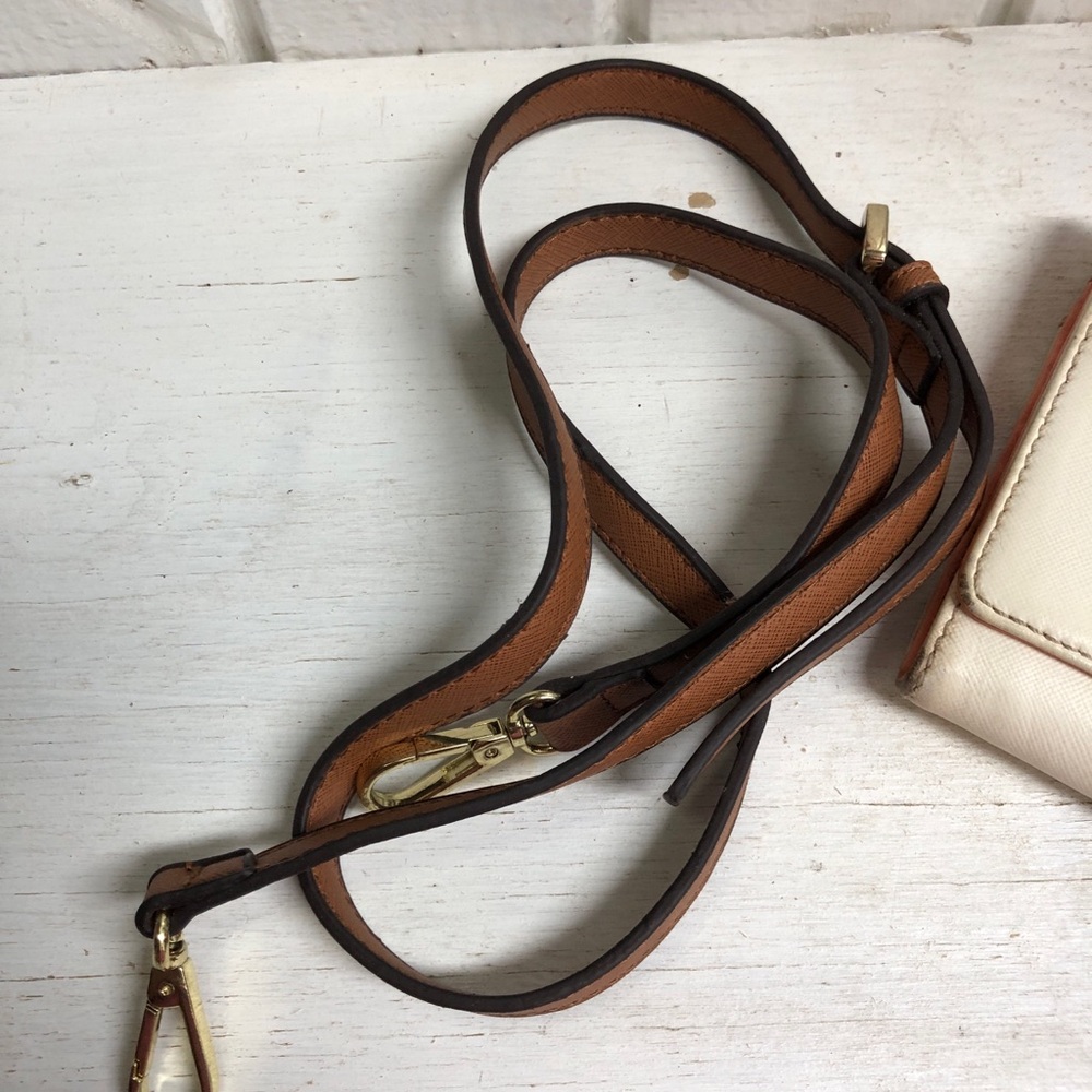 Tory Burch Robinson Cream Saffiano Leather Wallet On A Chain with Gold Logo - Picture 13 of 14